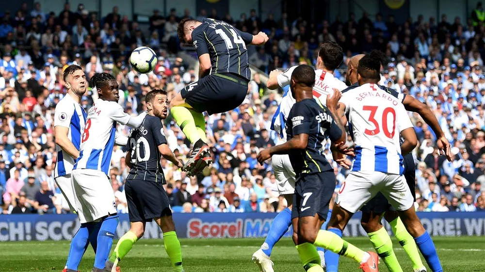 Brighton - Man City 1-4: Aguero ghi bàn, Guardiola bảo vệ thành công ngôi vô đĩch ảnh 7