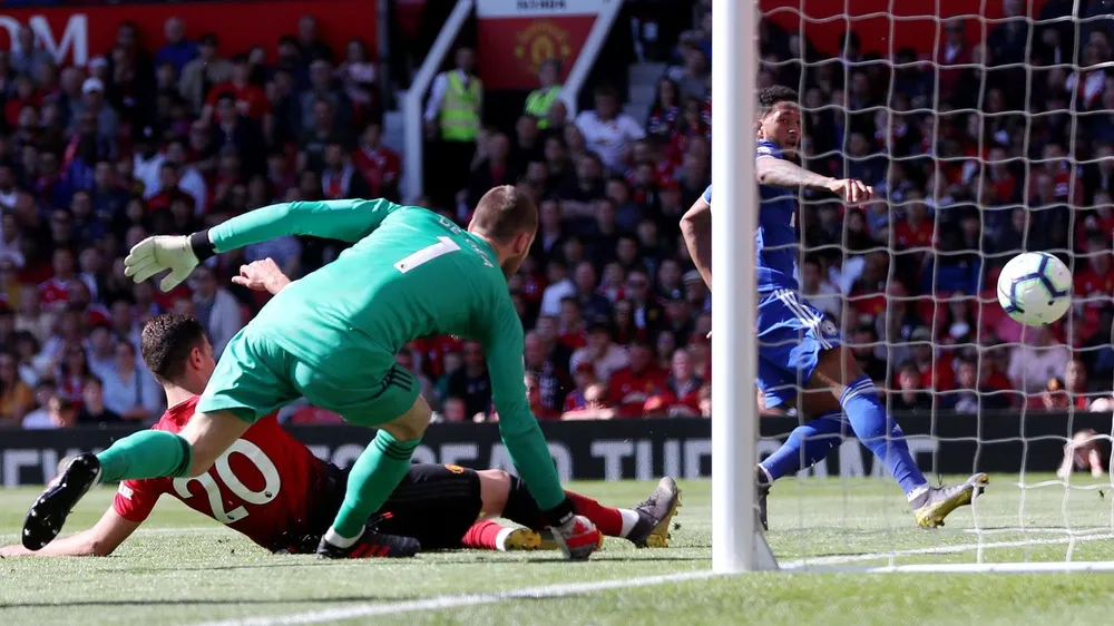 Man United - Cardiff City 0-2: Cơn mưa buồn ở Old Trafford ảnh 6