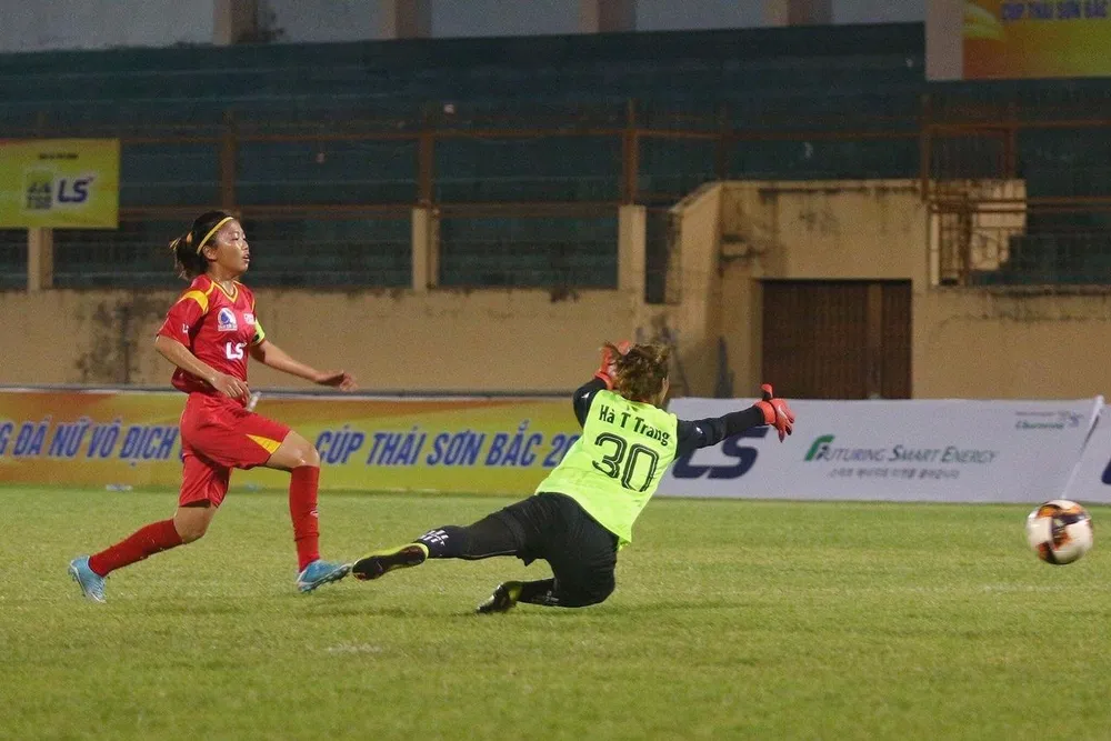 Vòng 4 giải bóng đá nữ VĐQG 2019: TPHCM I áp sát ngôi đầu ảnh 2