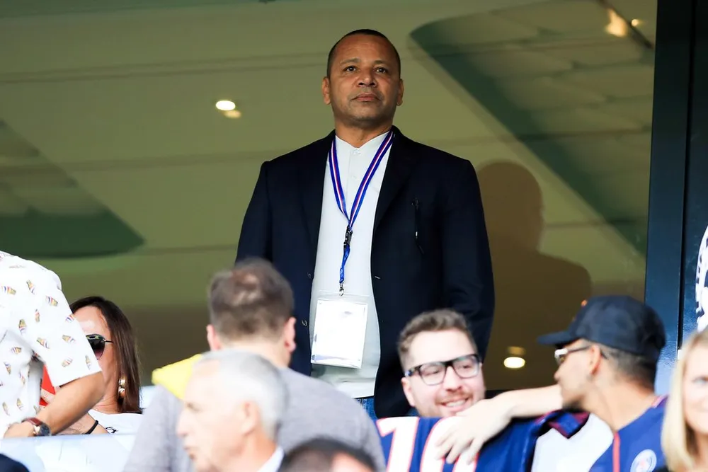 Cha Neymar âm thầm sang Turin, Juve đề xuất đổi Dybala cho PSG ảnh 1