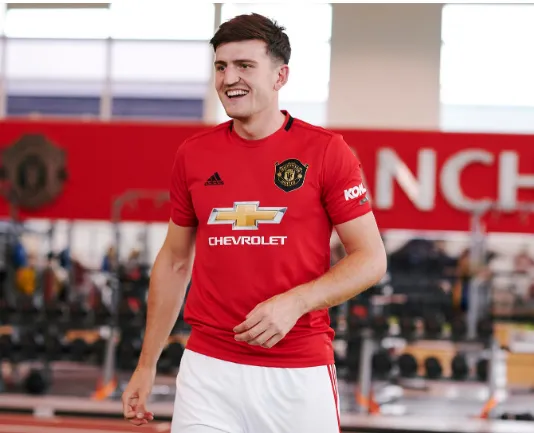 Maguire chính thức sang Man United với hợp đồng kỷ lục 80 triệu bảng ảnh 1