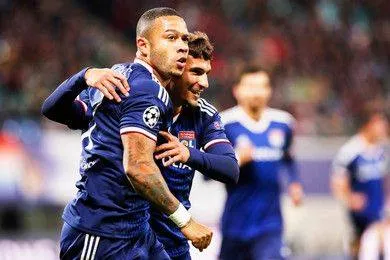 Sylvinho tìm được lối thoát