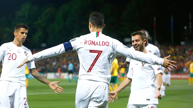 Cristiano Ronaldo săn tìm bàn thắng thứ 700 trong sự nghiệp