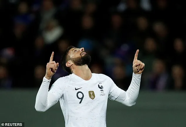 Olivier Giroud ăn mừng bàn thắng