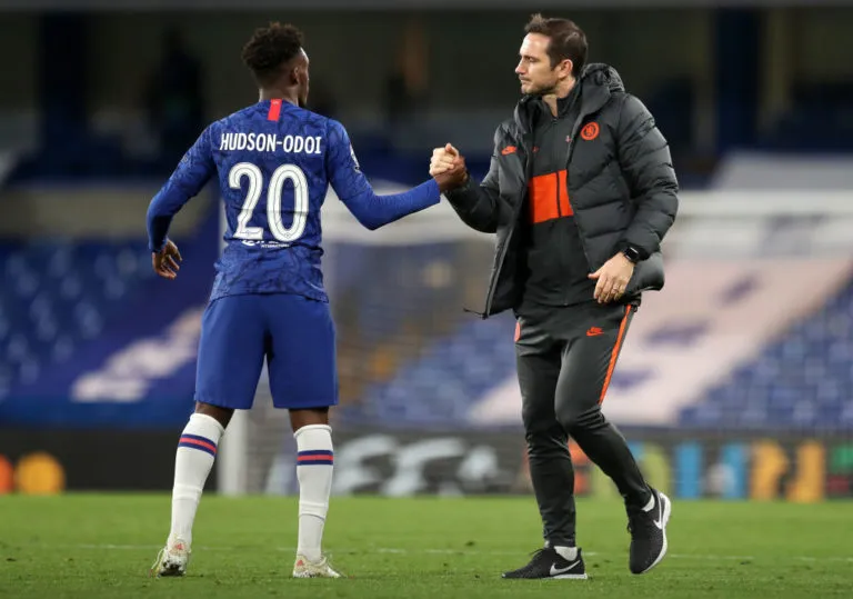 Hudson-Odoi ở lại Chelsea vì Lampard