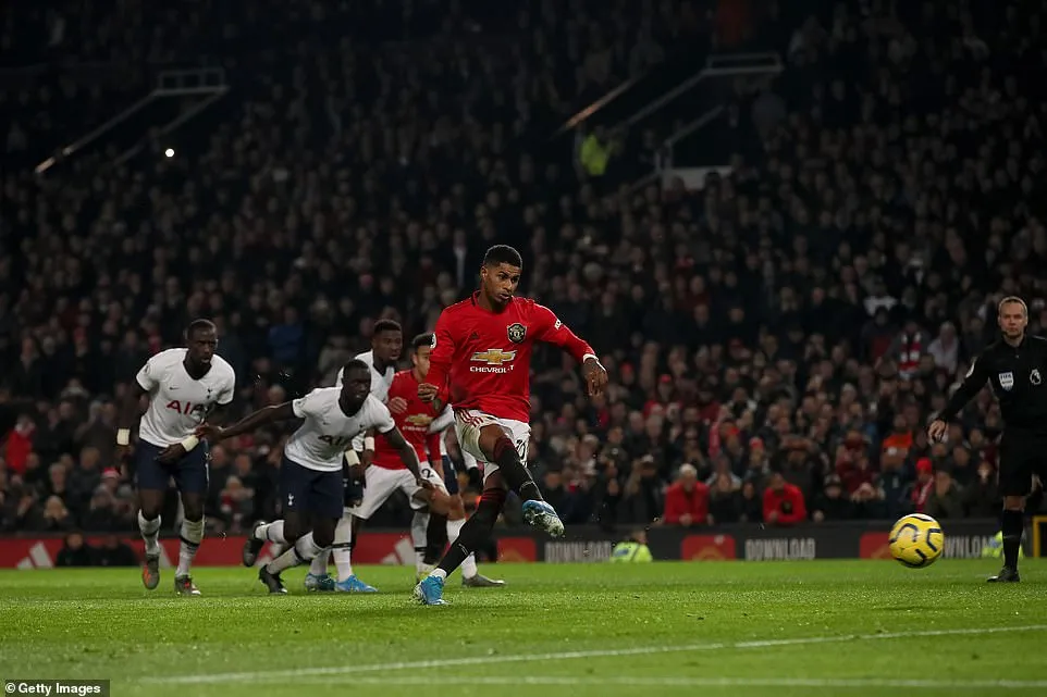 Dele Alli: Tottenham trả giá cho 'sự kiêu ngạo' trong thất bại trước Man Utd ảnh 3