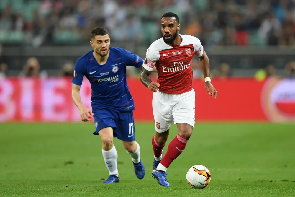 Mateo Kovacic bám sát Alexandre Lacazette (Arsenal)