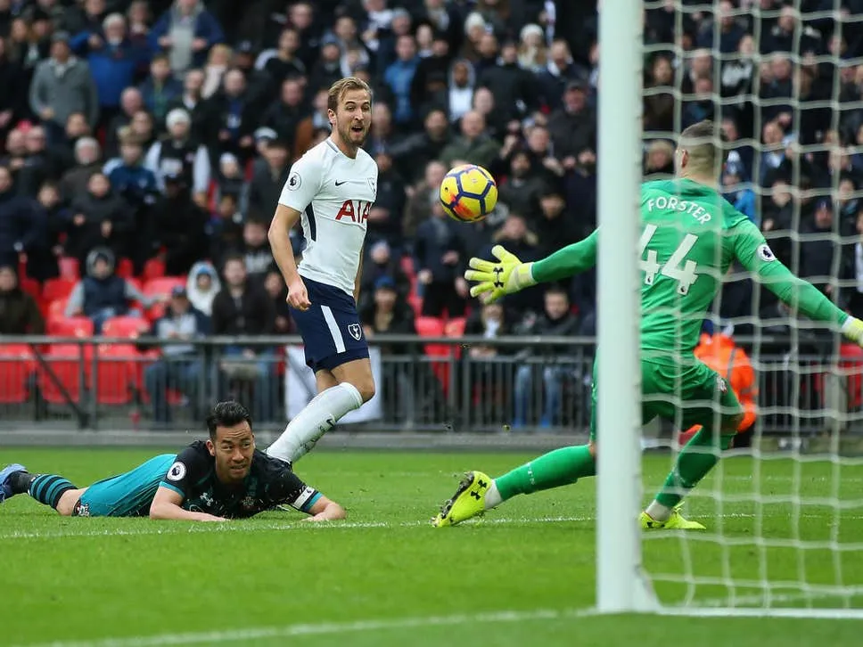 Harry Kane ghi hattrick vào luối Southampton ngày Boxing day 2017