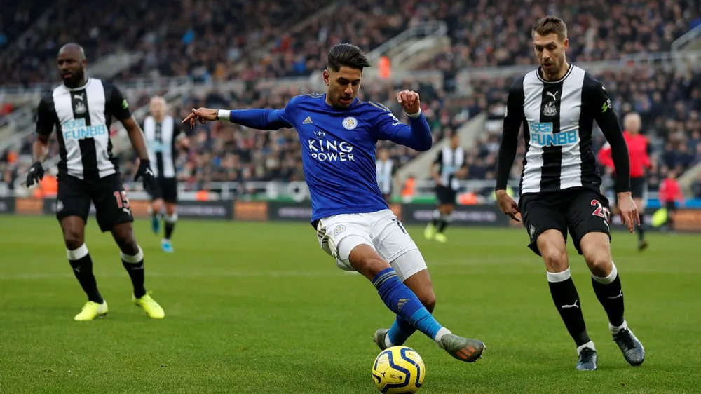 Đè bẹp Newcastle, Leicester vững ngôi nhì bảng