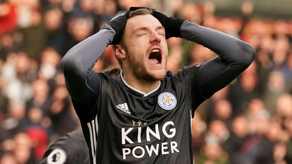 Burnley - Leicester City 2-1: Jamie Vardy sút hỏng phạt đền, Bầy cáo thua ngược ảnh 10