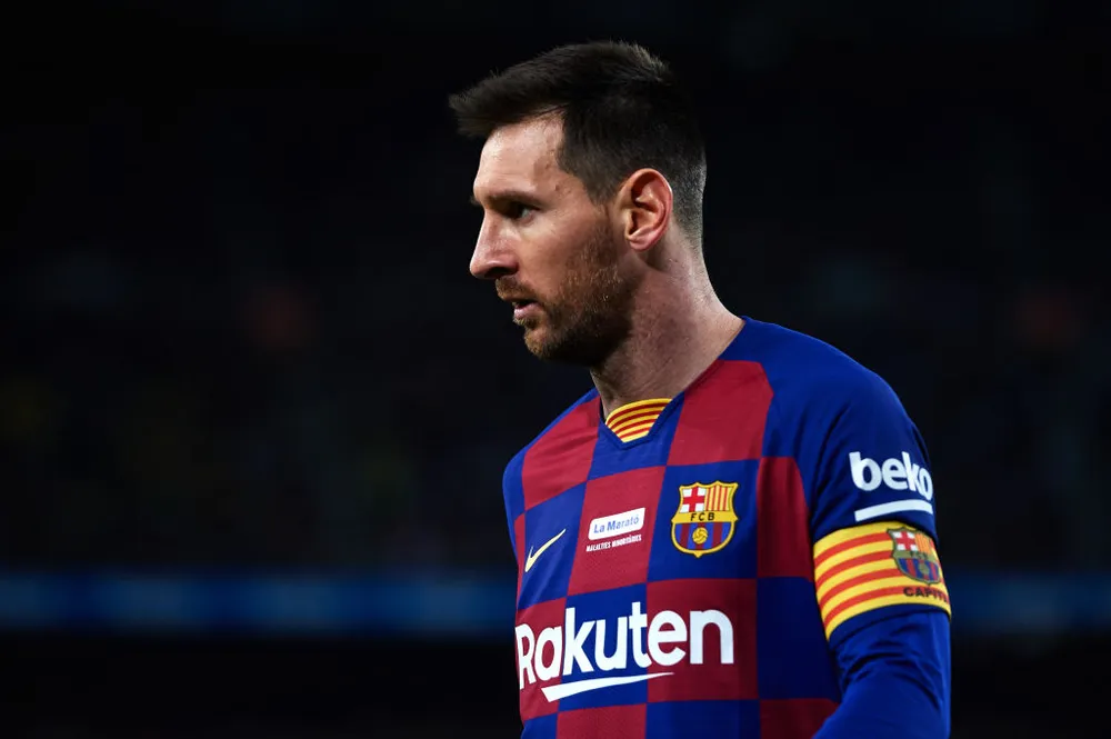 Messi thỉnh cầu Barcelona xử 3 sếp lớn mới triển hạn hợp đồng