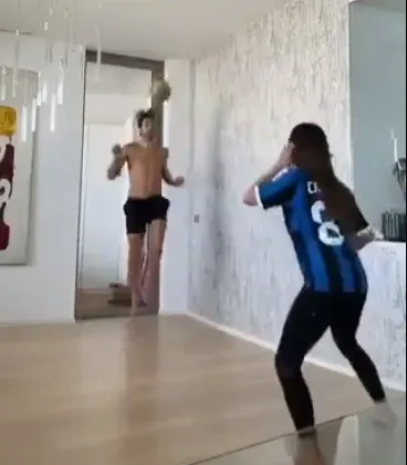 Rèn thể lực kiểu Candreva trong mùa Covid-19: Tập luyện với nụ hôn ảnh 2