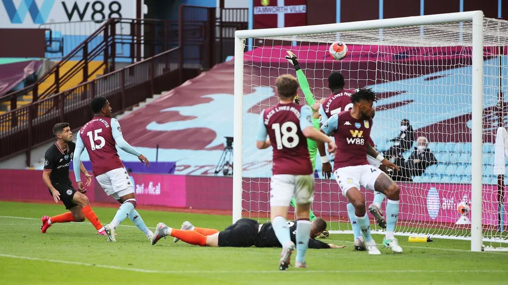 Thắng ngược Aston Villa, Chelsea bỏ xa Man United ảnh 2