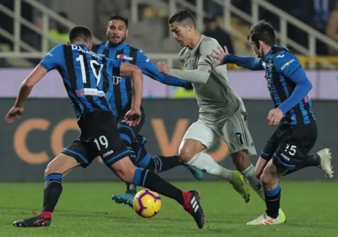 Ronaldo vẫn thường im tiếng khi gặp Atalanta