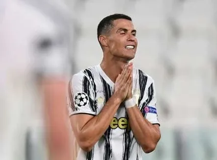 Nỗi thất vọng của Ronaldo khi bị loại khỏi Champions League