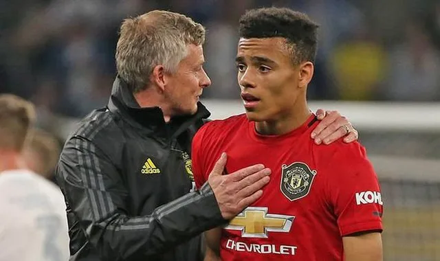 HLV Ole Solskjaer mời gọi Mason Greenwood đến tập đánh đầu với mình