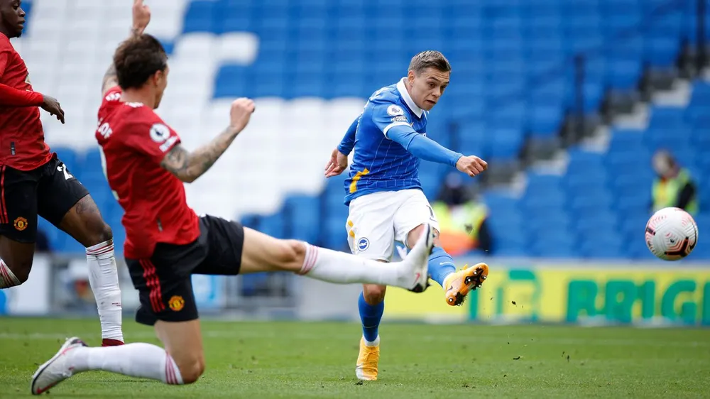 Man United giành chiến thắng may mắn trên sân Brighton 