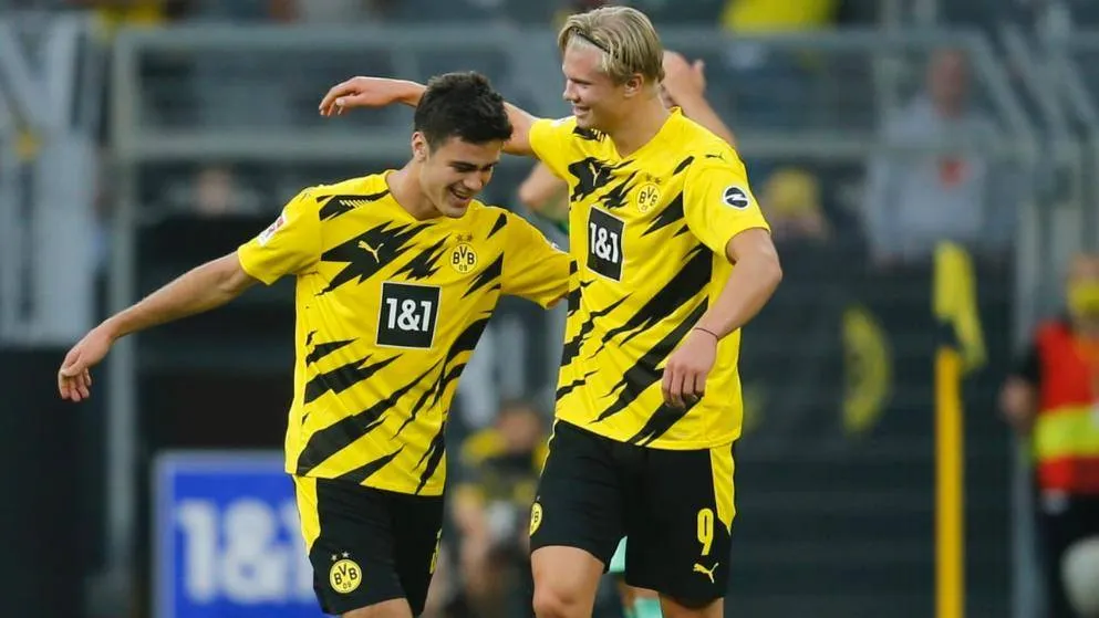 Haaland và Giovanni Reyna mừng bàn thắng