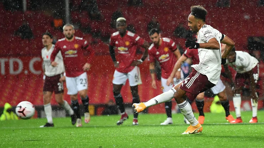 Aubameyang nổ súng, Arsenal nhấn chìm Man United ngay tại Old Trafford ảnh 1