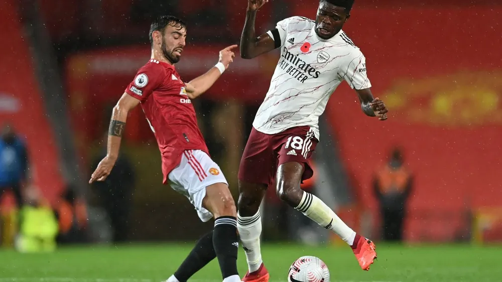 Aubameyang nổ súng, Arsenal nhấn chìm Man United ngay tại Old Trafford ảnh 2