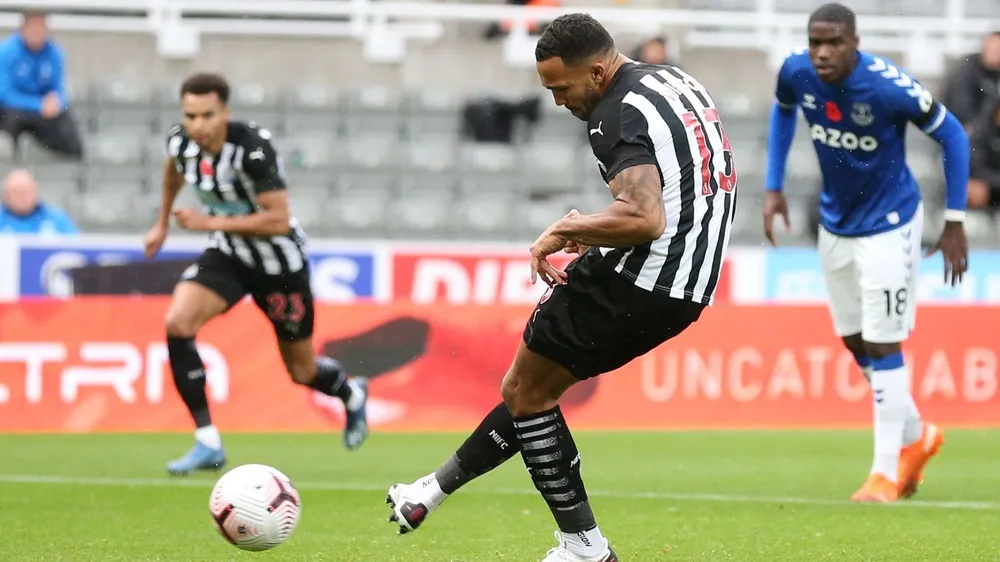 Thua Newcastle, Everton mất ngôi đầu bảng ảnh 1