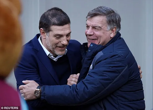 Sam Allardyce (phải) thay thế Slaven Bilic