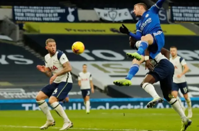 Gậy ông đập lưng ông, thua Leicester 0-2 Tottenham tụt xuống thứ 5 ảnh 4