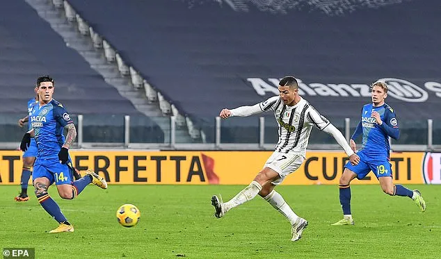 Cristiano Ronaldo vượt thành tích Pele với 758 bàn ảnh 2