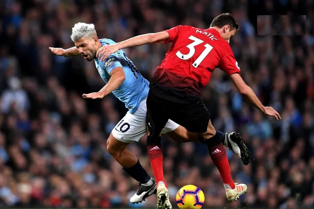 Sergio Aguero (trái, Man City) đã trở lại sau chấn thương.
