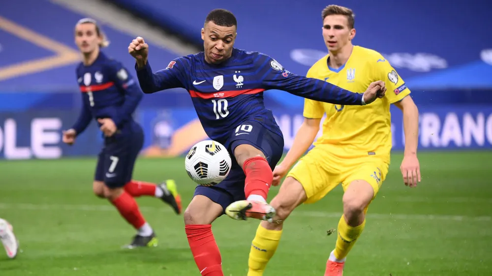 Kylian Mbappe chơi mờ nhạt trước Ukraine