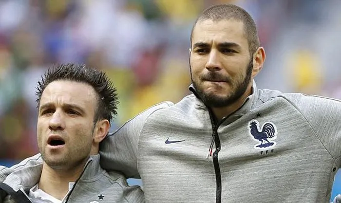 Cuộc tranh cãi Benzema - Deschamps: Karim 'nên xin lỗi' vì gọi 'một nửa nước Pháp là phân biệt chủng tộc' ảnh 2
