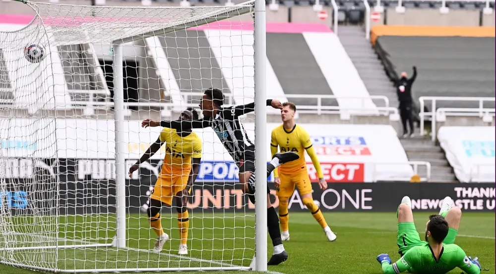 Harry Kane ghi cú đúp nhưng Tottenham lại đánh rơi chiến thắng phút cuối ảnh 3