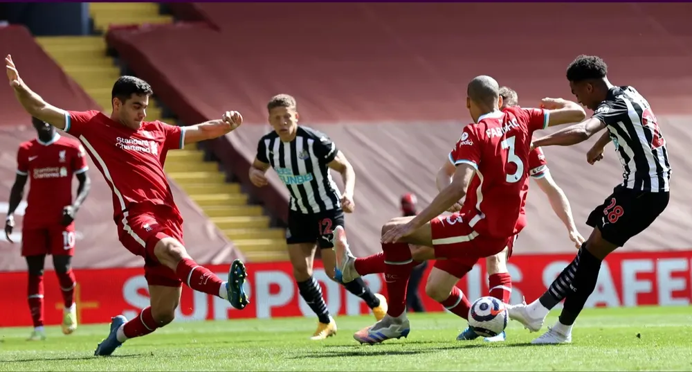 Sát thủ Willock gieo sầu cho Liverpool ảnh 3