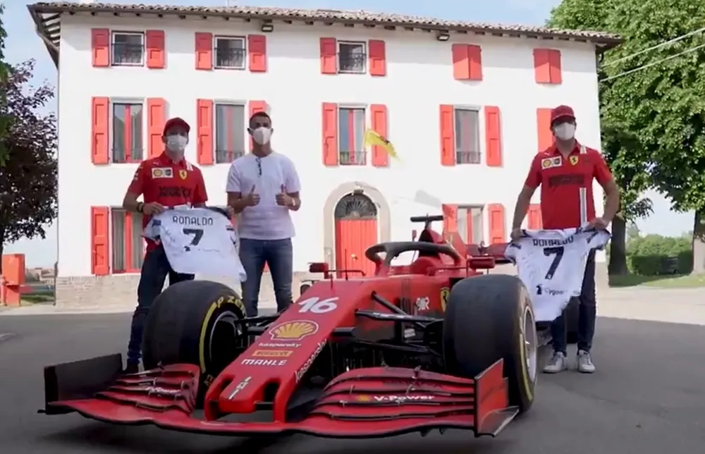 Ronaldo bỏ tập để tham gia sự kiện và mua xe Ferrari ảnh 1