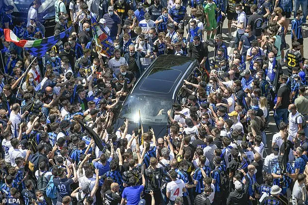 Juventus theo chân Milan vào tốp 4, Inter đăng quang trước 1.000 khán giả nhà ảnh 1