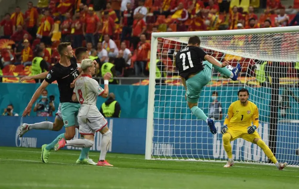 Áo – Bắc Macedonia 3-1: Alaba và Arnautovic tỏa sáng giúp Áo thắng trận đầu tiên ở Euro ảnh 1