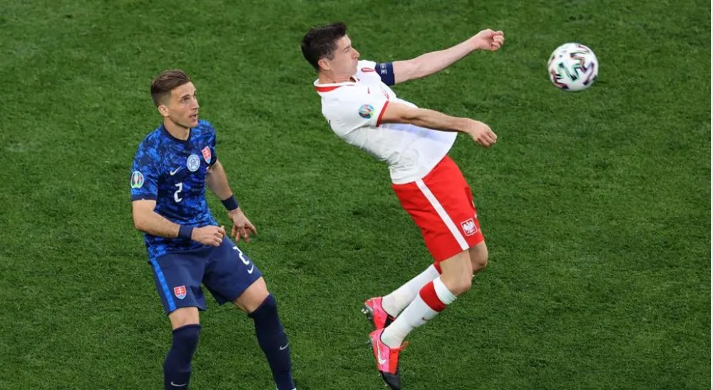 Ba Lan – Slovakia 1-2: Lewandowski mất dạng, Milan Skriniar nhấn chìm 10 cầu thủ Ba Lan ảnh 6