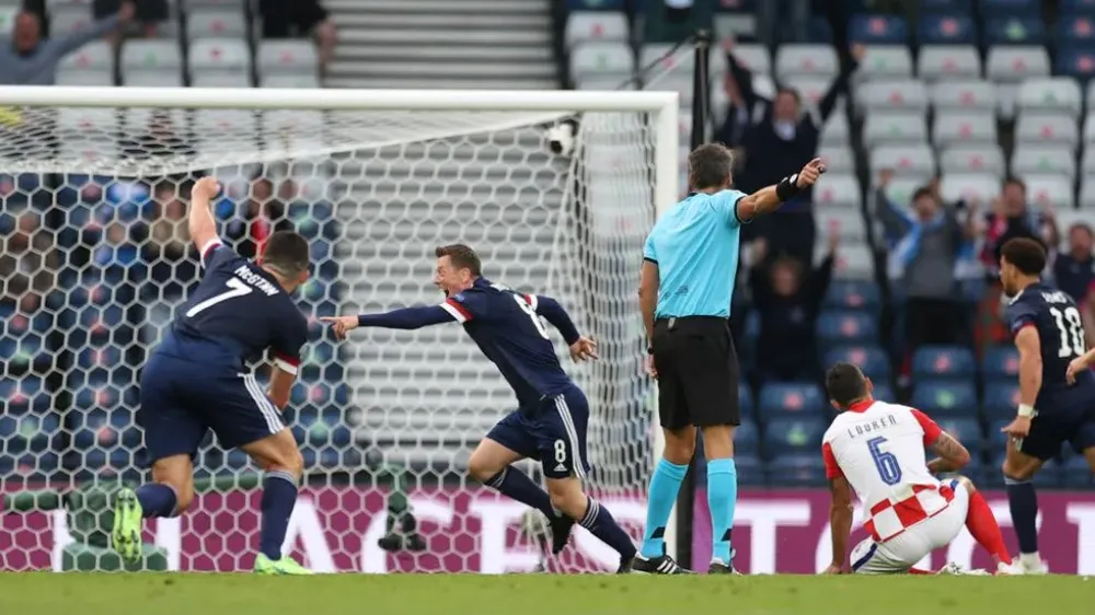 Croatia – Scotland 3-1: Vlasic mở tỷ số trong đêm Modric và Perisic tỏa sáng ảnh 2