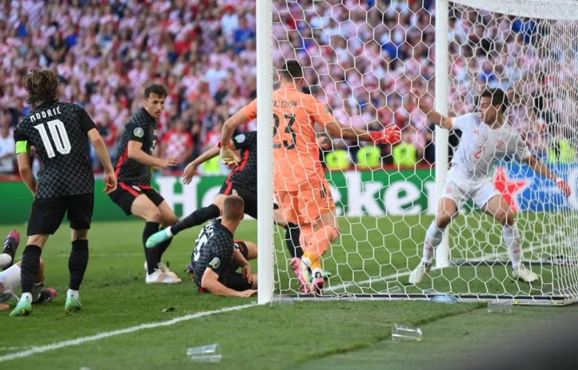 Croatia – Tây Ban Nha 3-5 (hiệp phụ): Unai Simon tặng quà, Sarabia, Torres, Morata tạo kỷ lục ghi bàn Euro ảnh 6