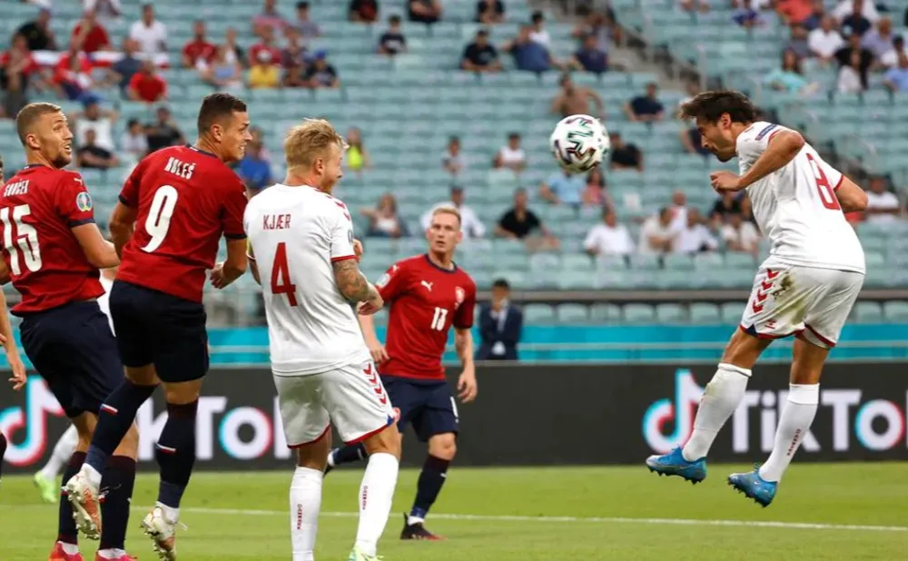 CH Séc – Đan Mạch 1-2: Lính chì hiên ngang vào bán kết, Schick bắt kịp Ronaldo ảnh 1