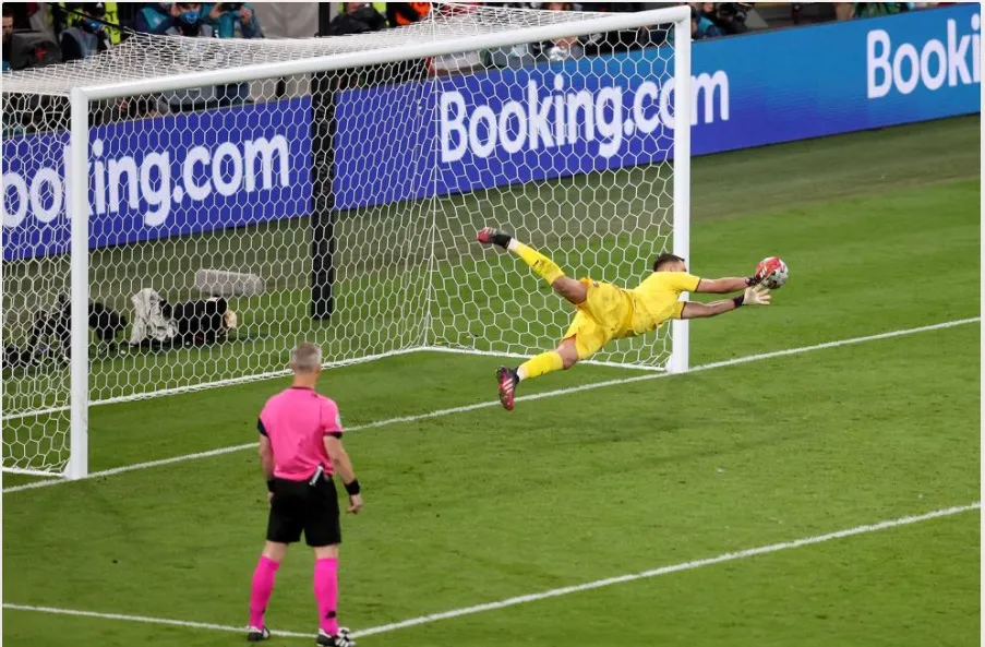 Người hùng Donnarumma xuất sắc nhất trận chung kết ảnh 6