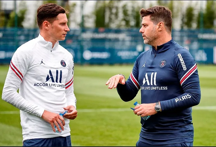HLV Mauricio Pochettino và tiền vệ Draxler