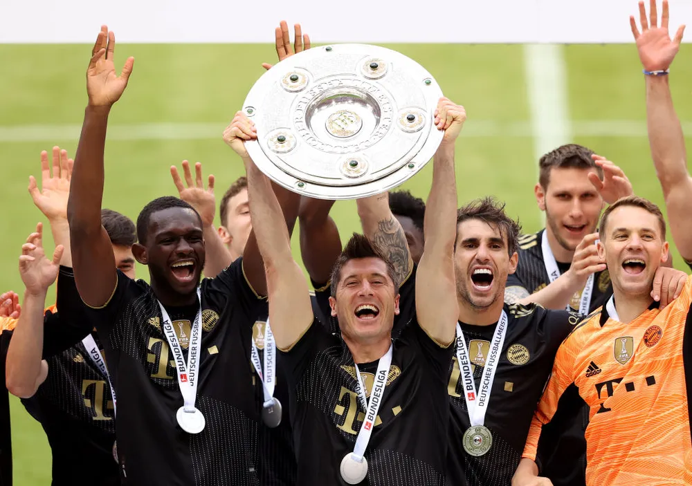 Lewandowski cùng Bayern đoạt Đĩa bạc Bundesliga