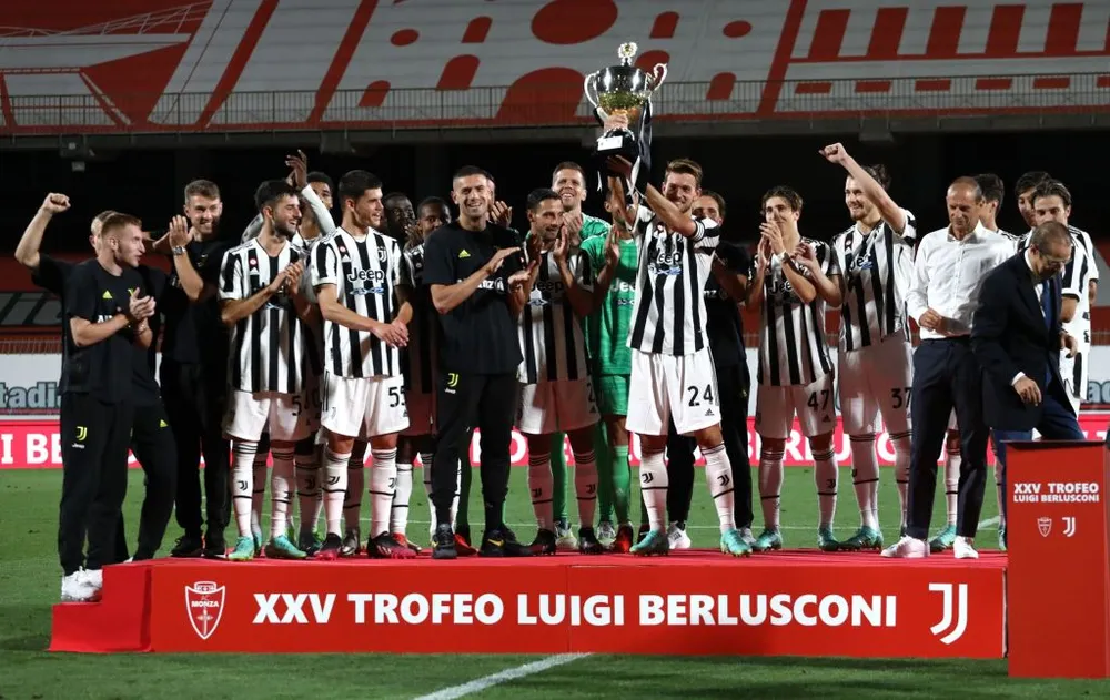 Max Allegri và Nedved cập nhật thông tin về 'cầu thủ đẳng cấp nhất' Ronaldo ảnh 1