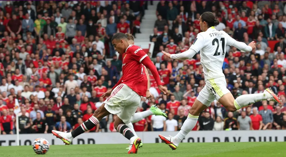 Man United - Leeds United 5-1: Bruno Fernandes ghi hat-trick, Pogba lập poker kiến tạo ảnh 4
