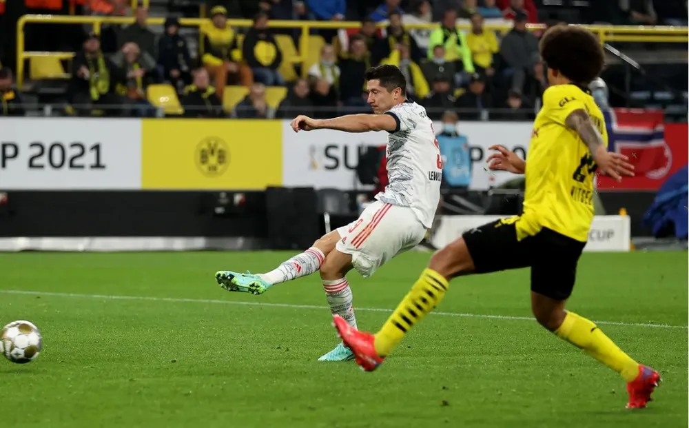 Robert Lewandowski ghi bàn vào lưới đội bóng cũ