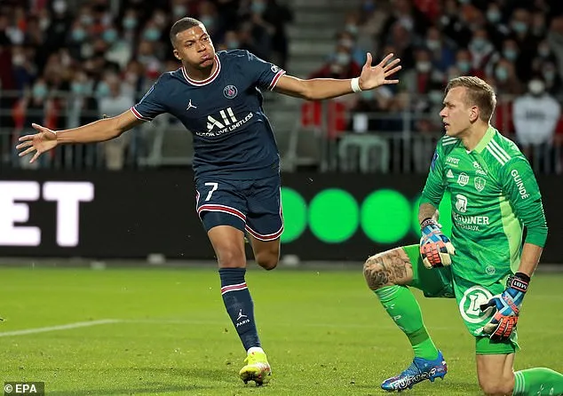 Kylian Mbappe ăn mừng bàn thắng đầu tiên ở mùa giải mới