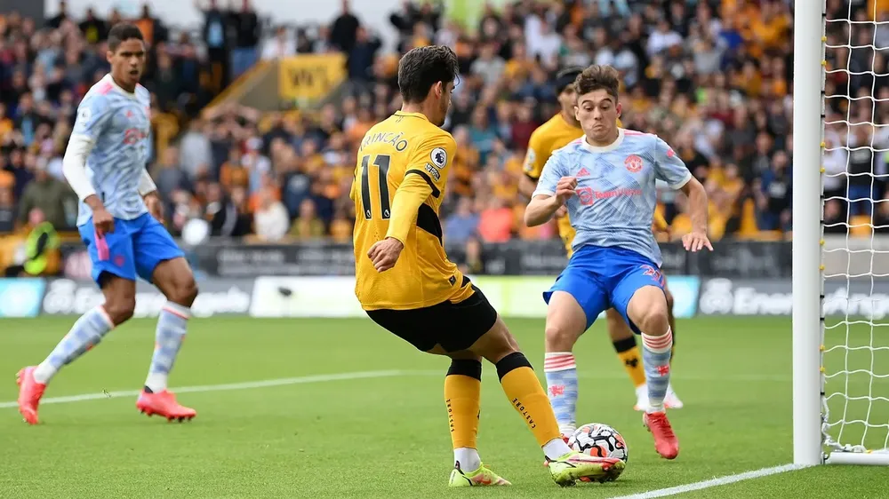 Wolves - Man United 0-1: Mason Greenwood giúp Quỷ đỏ lập kỷ lục bất bại trên sân khách ảnh 3