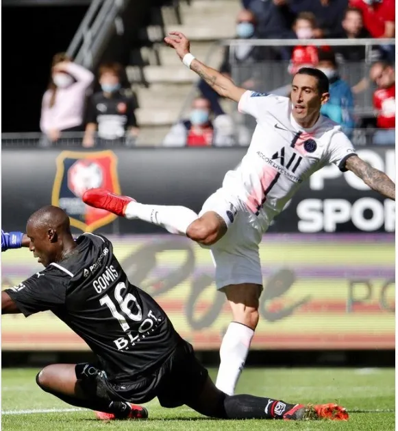 PSG thất thủ với Mbappe, Neymar và Messi trên sân ảnh 2