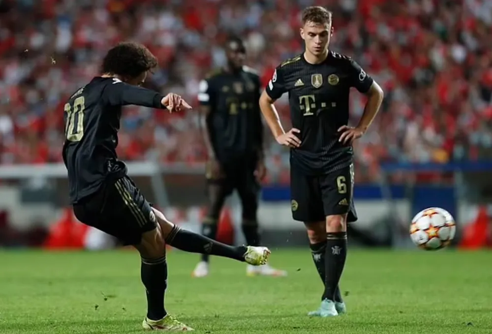 Leroy Sane ghi cú đúp giúp Bayern Munich thắng lớn ảnh 1